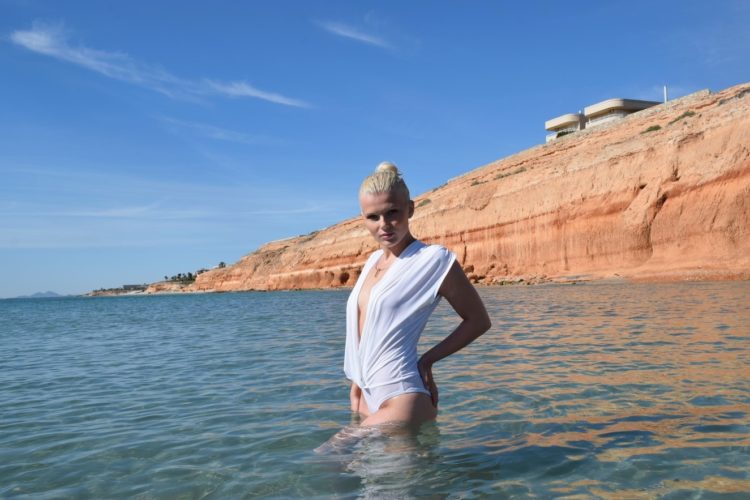 Zpěvačka Niki Mertlová dospěla a chystá se na sólovou dráhu